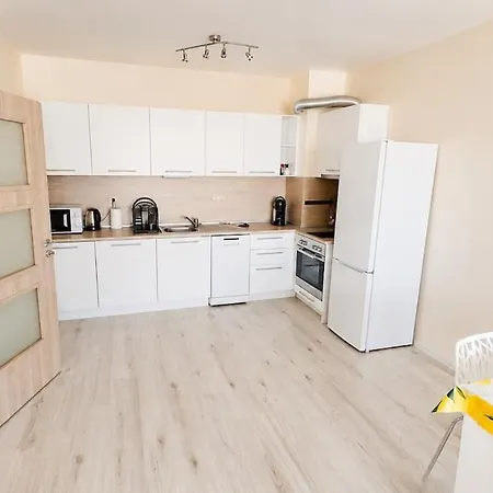 South Bay 2bdrm Ap With Pool And Daire Varna